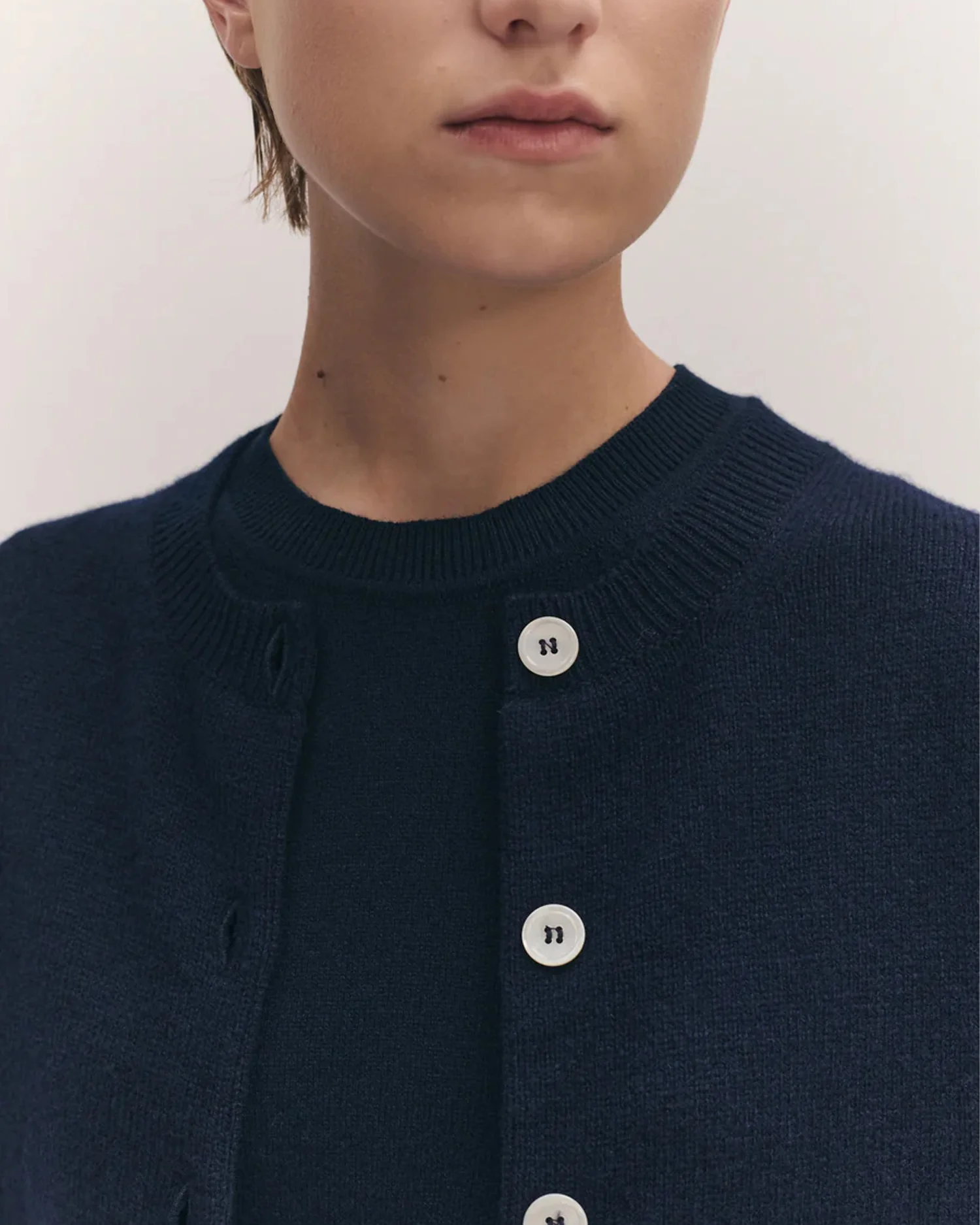 ADA CREWNECK CARDIGAN/ NAVY - Image 3