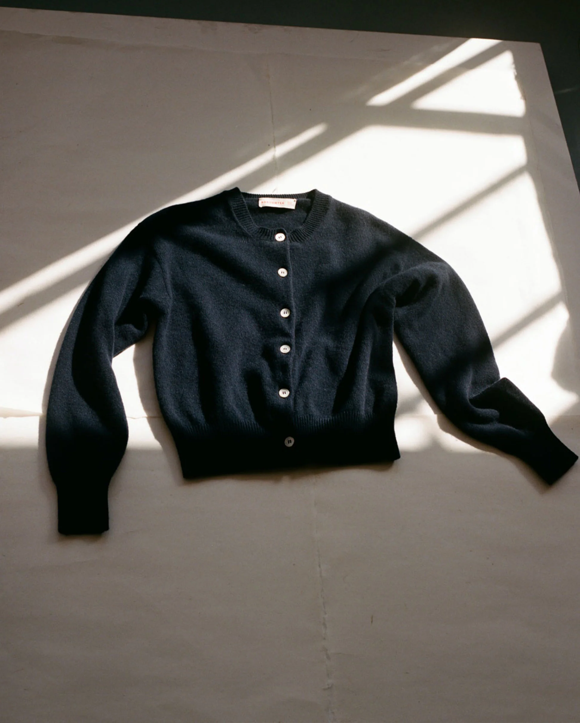 ADA CREWNECK CARDIGAN/ NAVY - Image 7