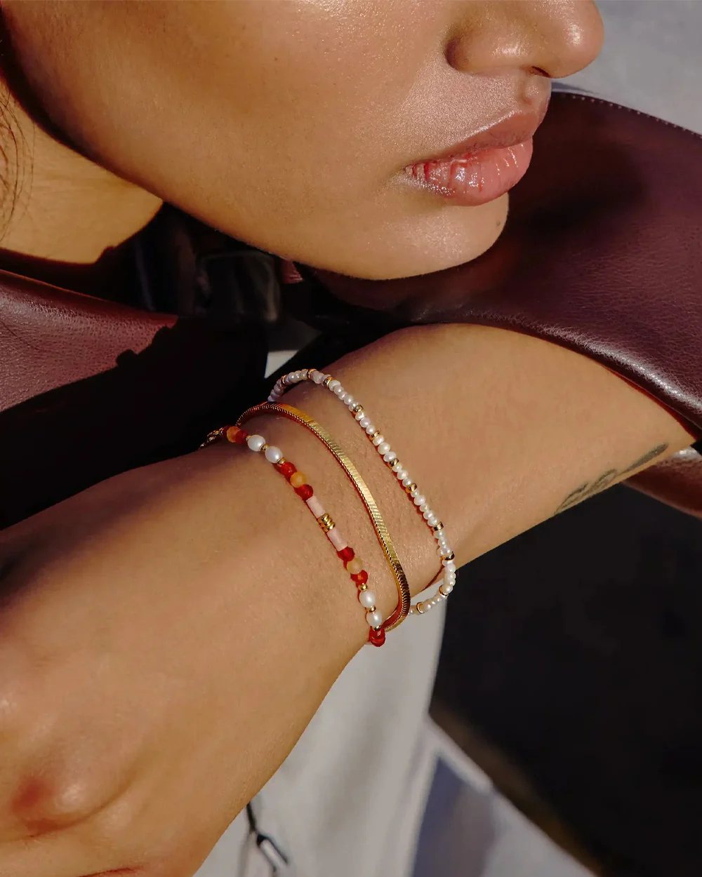 BEADED GEMSTONE & PEARL BRACELET / GOLD - Image 5