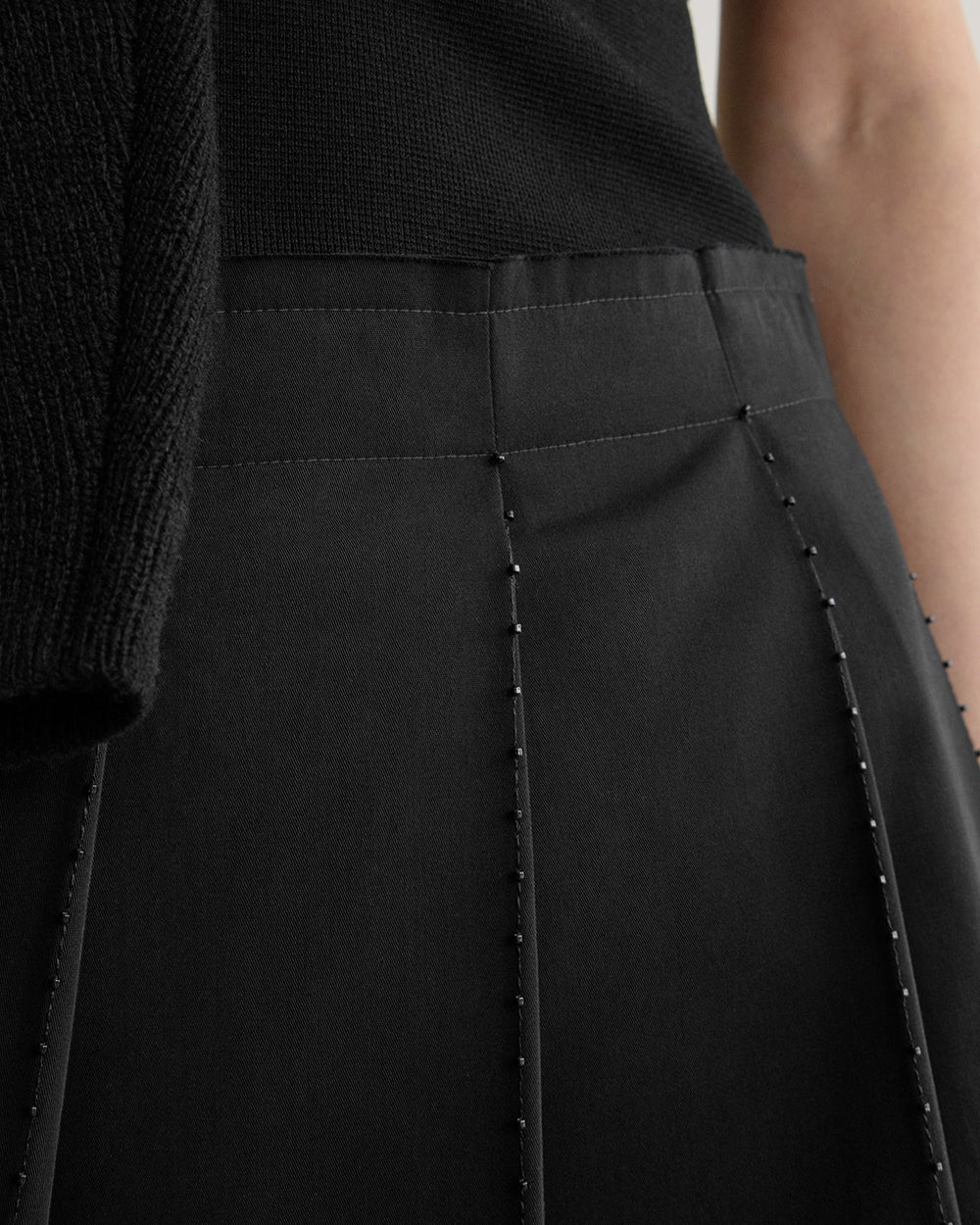 BEADED PLEAT SKIRT / BLACK - Image 4