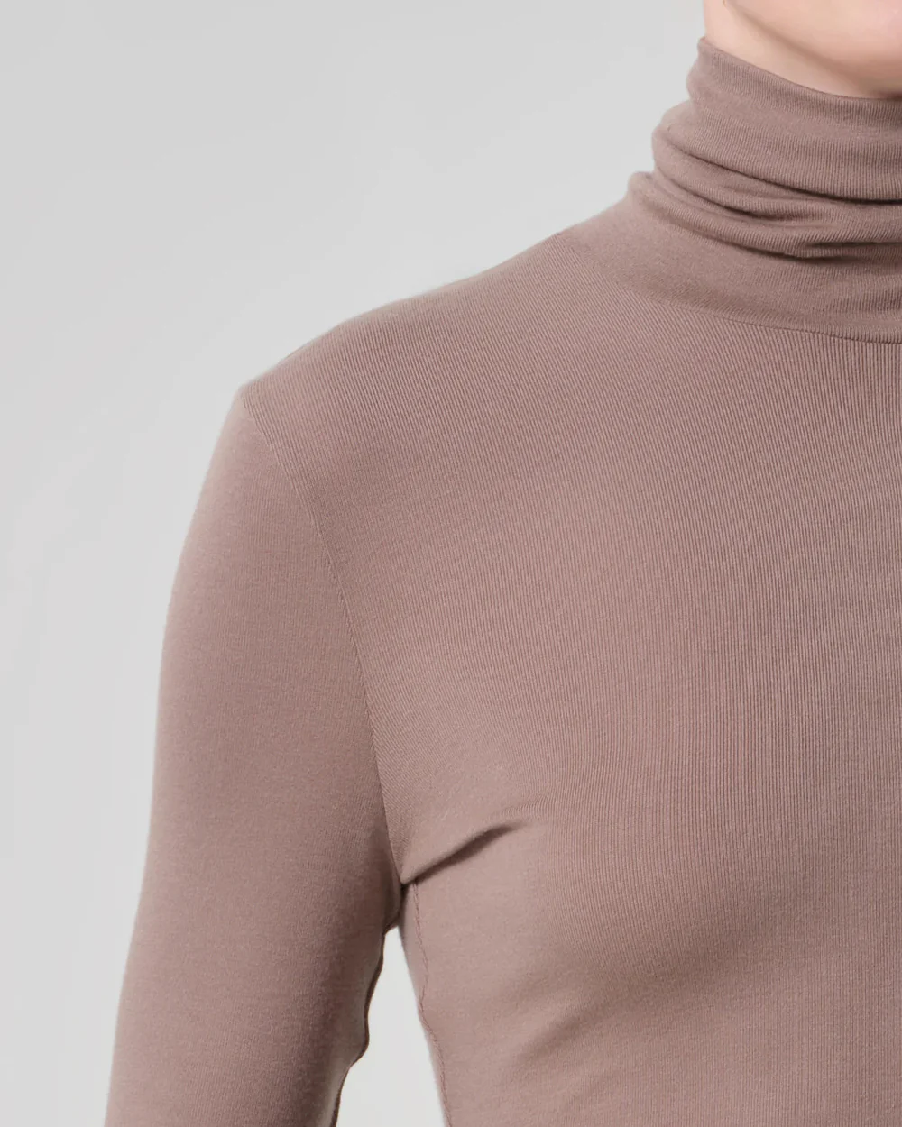 CARADENE TURTLENECK / COCOA - Image 4
