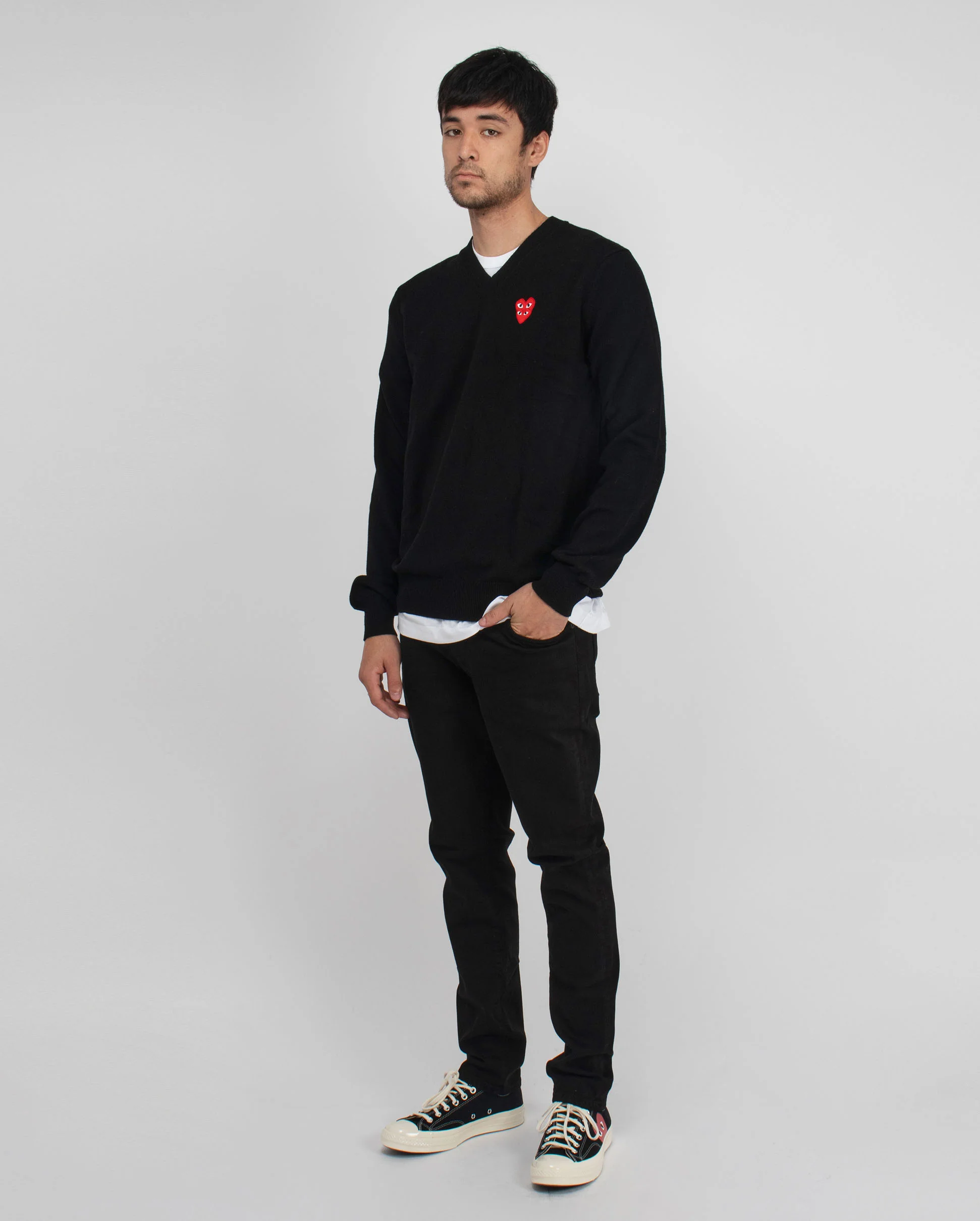 N074 DOUBLE RED HEART V-NECK SWEATER / BLACK - Image 4