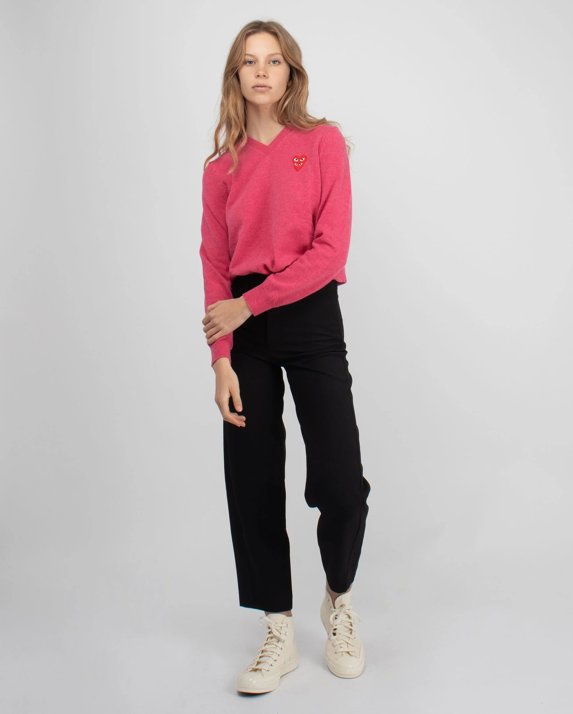N073 DOUBLE RED HEART V-NECK SWEATER / PINK - Image 3