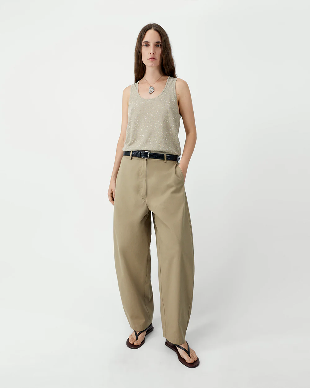 COTTON CURVED PANTS / CAMEL - Image 2