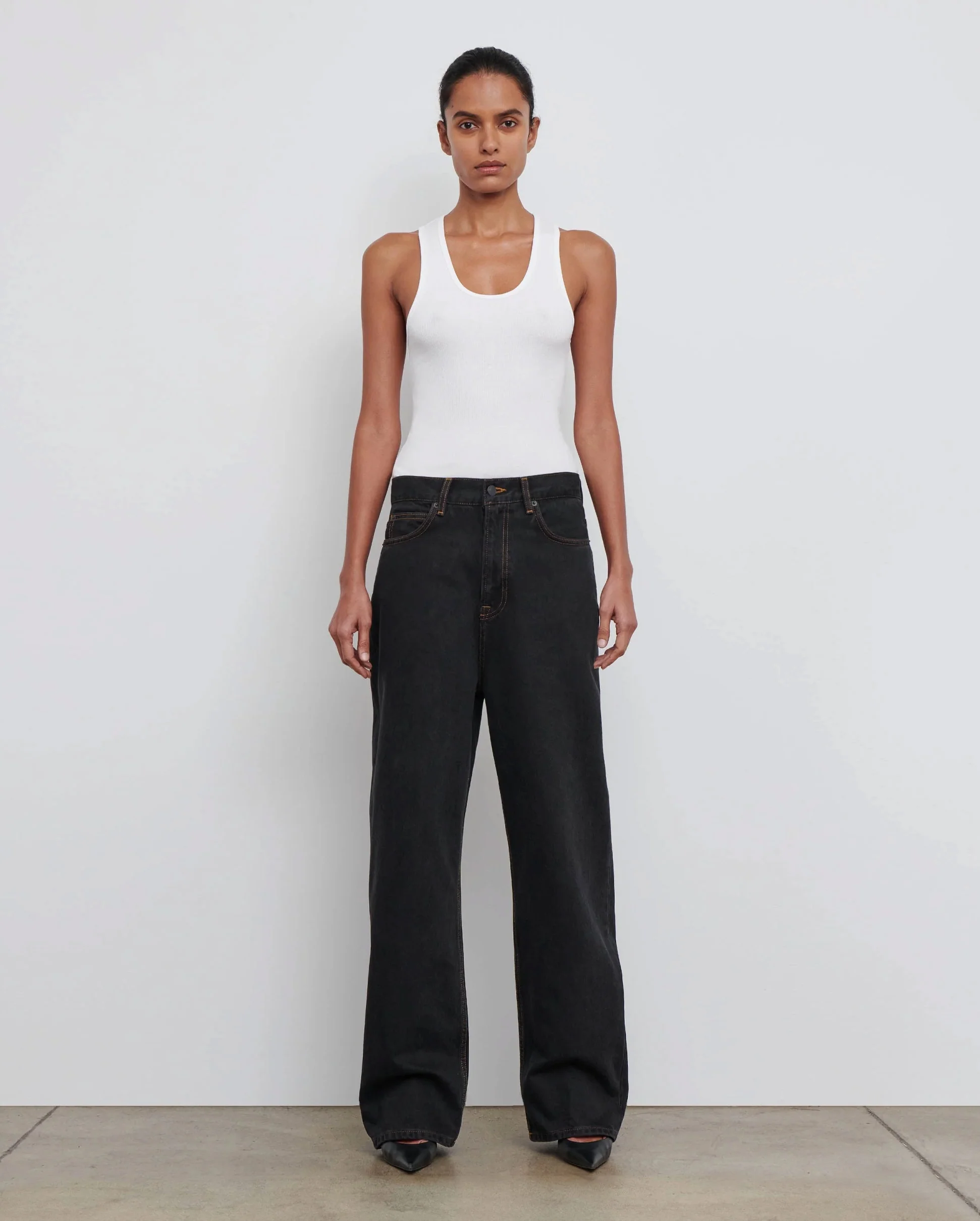 LOW RISE JEAN / BLACK - Image 2