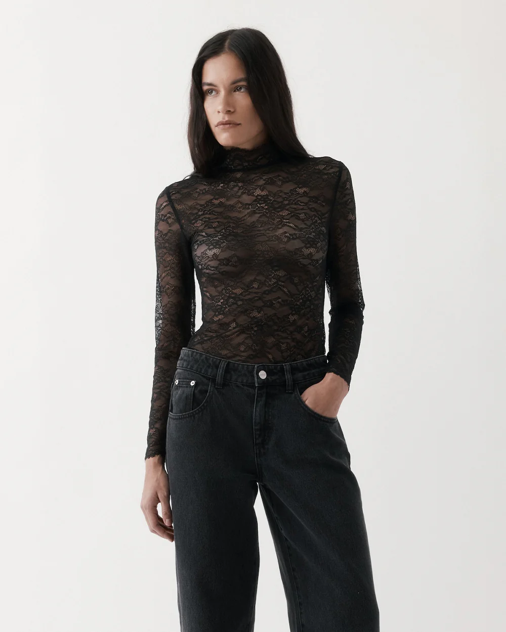 LACE TURTLENECK / BLACK