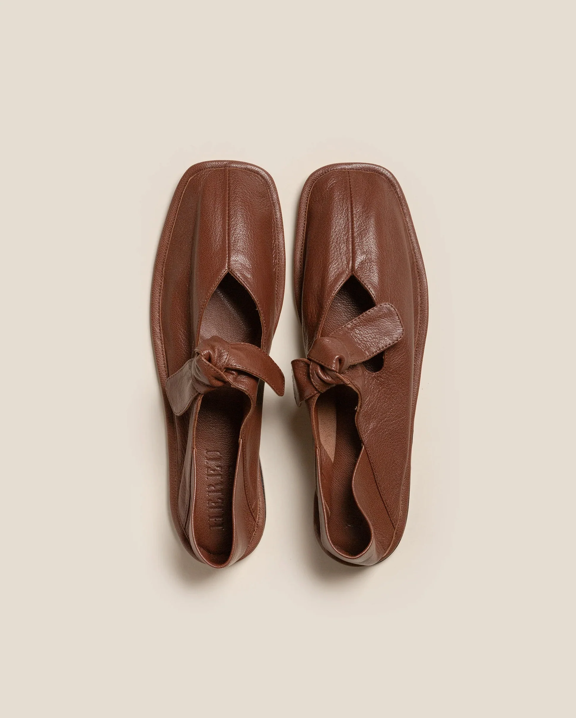 LLASADA SUPPLE SHINY FLAT / CHESTNUT - Image 3