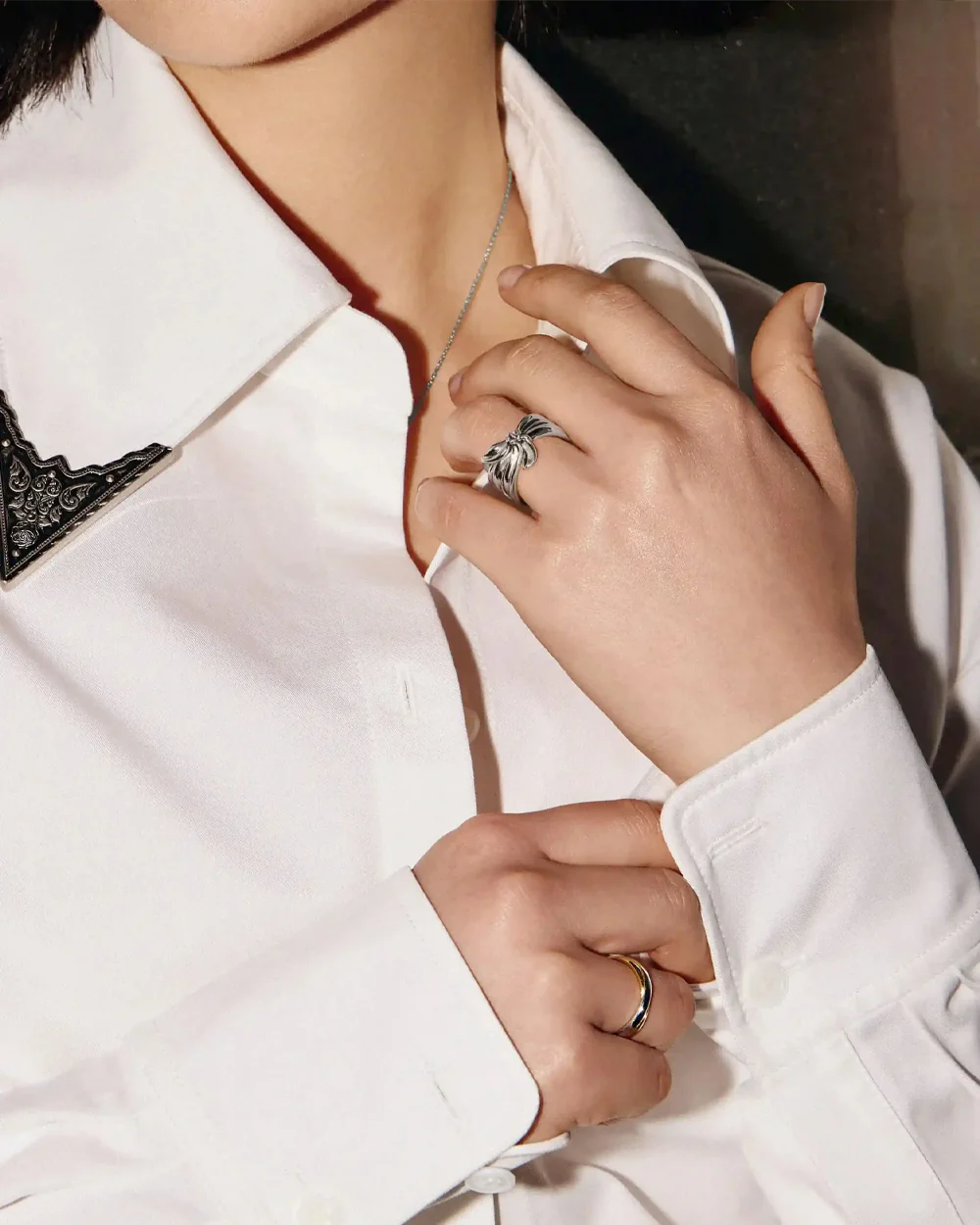 MARK GONG BOW STATEMENT RING / SILVER - Image 3
