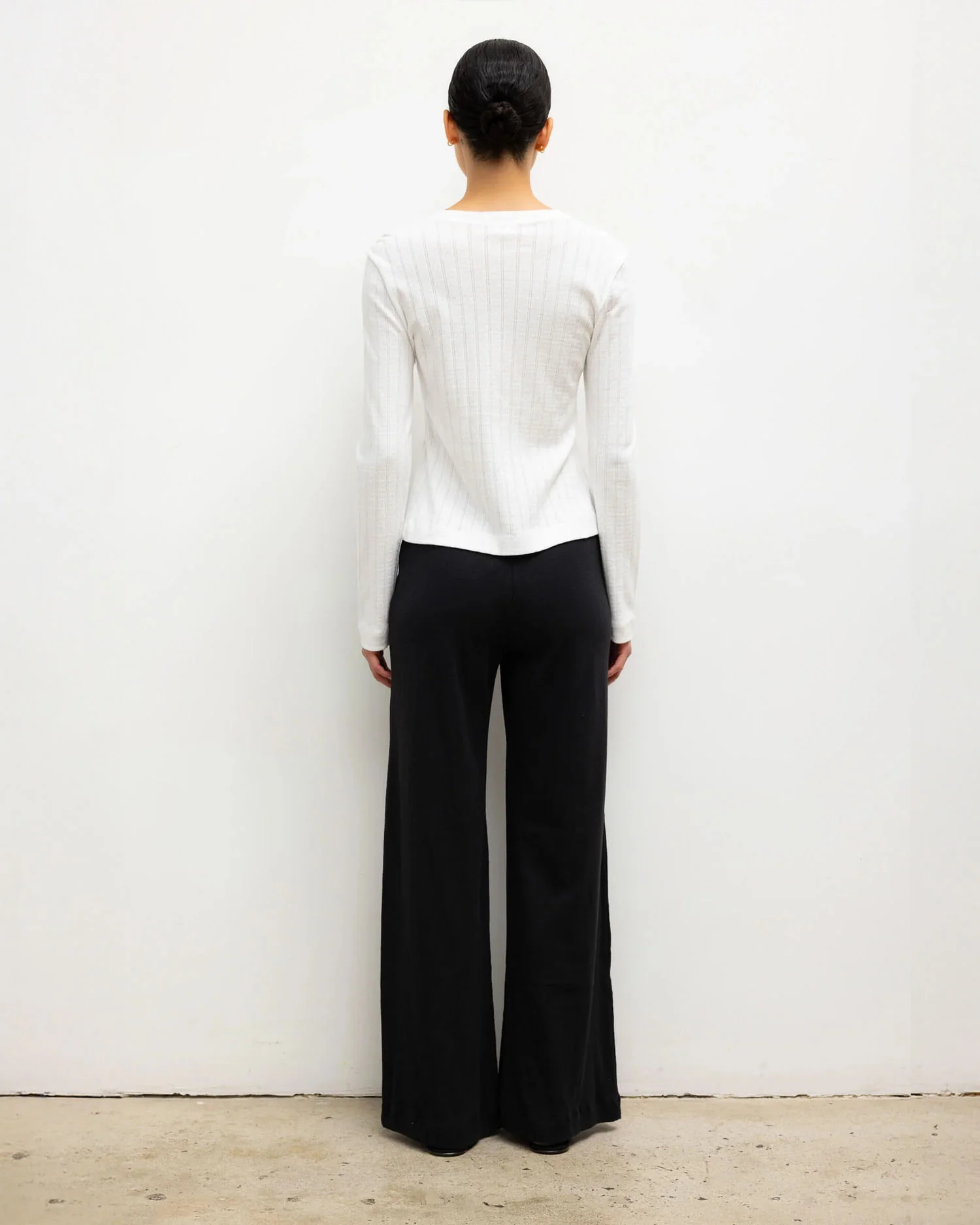 POINTELLE CLASSIC CREW CARDIGAN / WHITE - Image 6