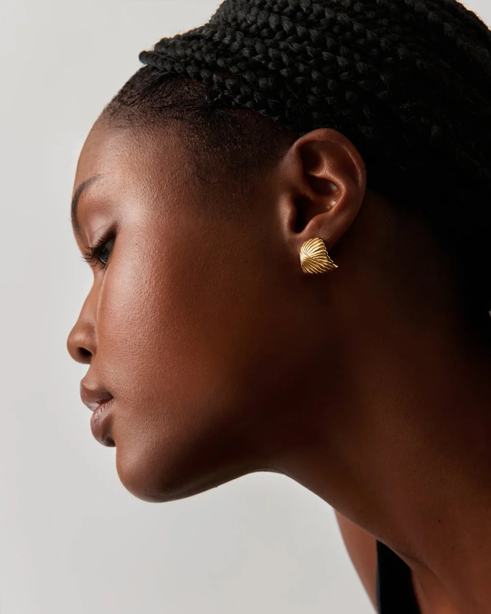 RIPPLE STUD EARRINGS / GOLD - Image 3