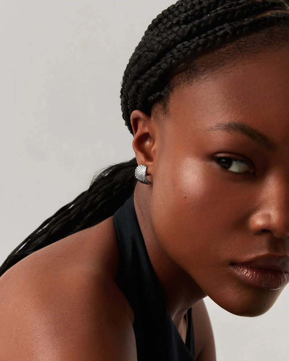 RIPPLE STUD EARRINGS / SILVER - Image 3