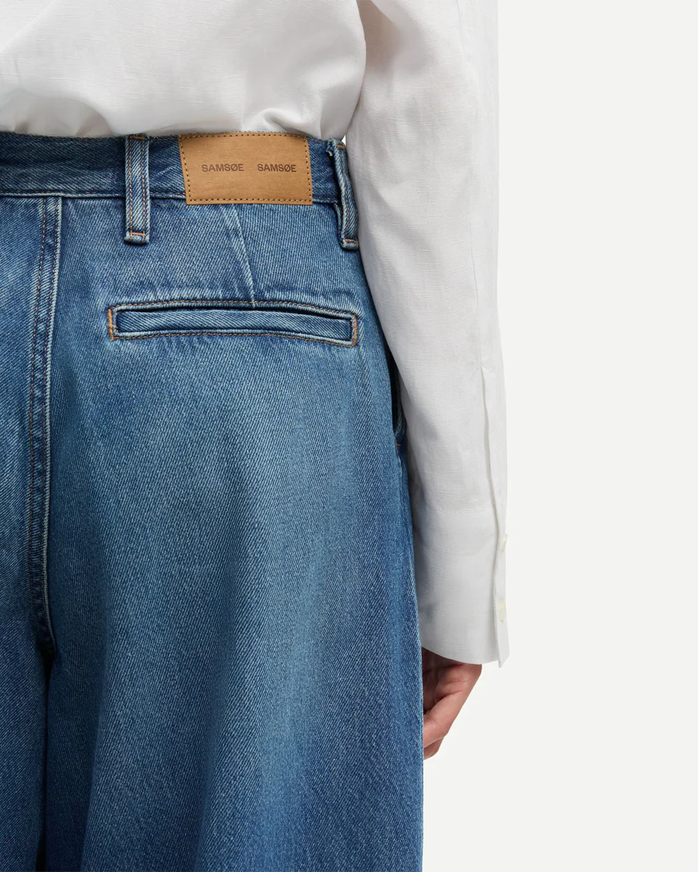 SAHARPER PLEAT JEANS 15893 / FLUID DENIM - Image 4