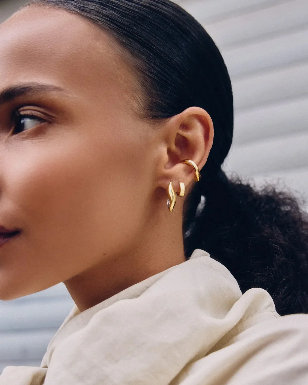 SAVI SIGNATURE SMALL HOOP EARRINGS / MIXED - Image 3