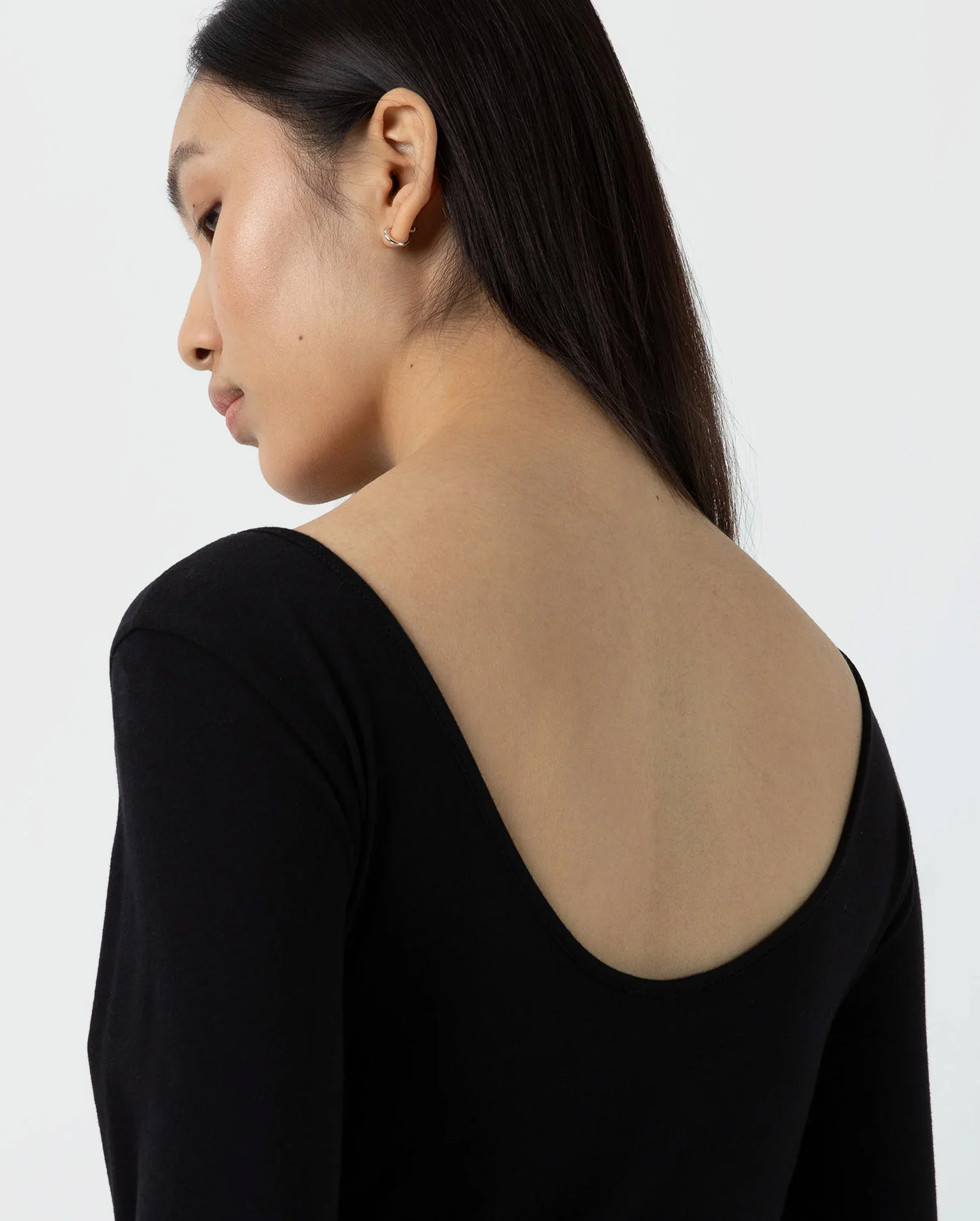 SCOOP BACK TOP / BLACK - Image 3