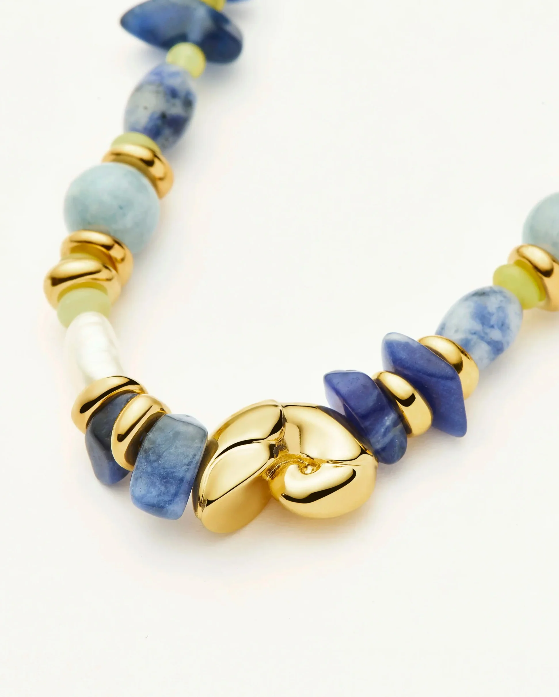 SHELL STATEMENT MULTI BEADED BRACELET / GOLD - Image 3