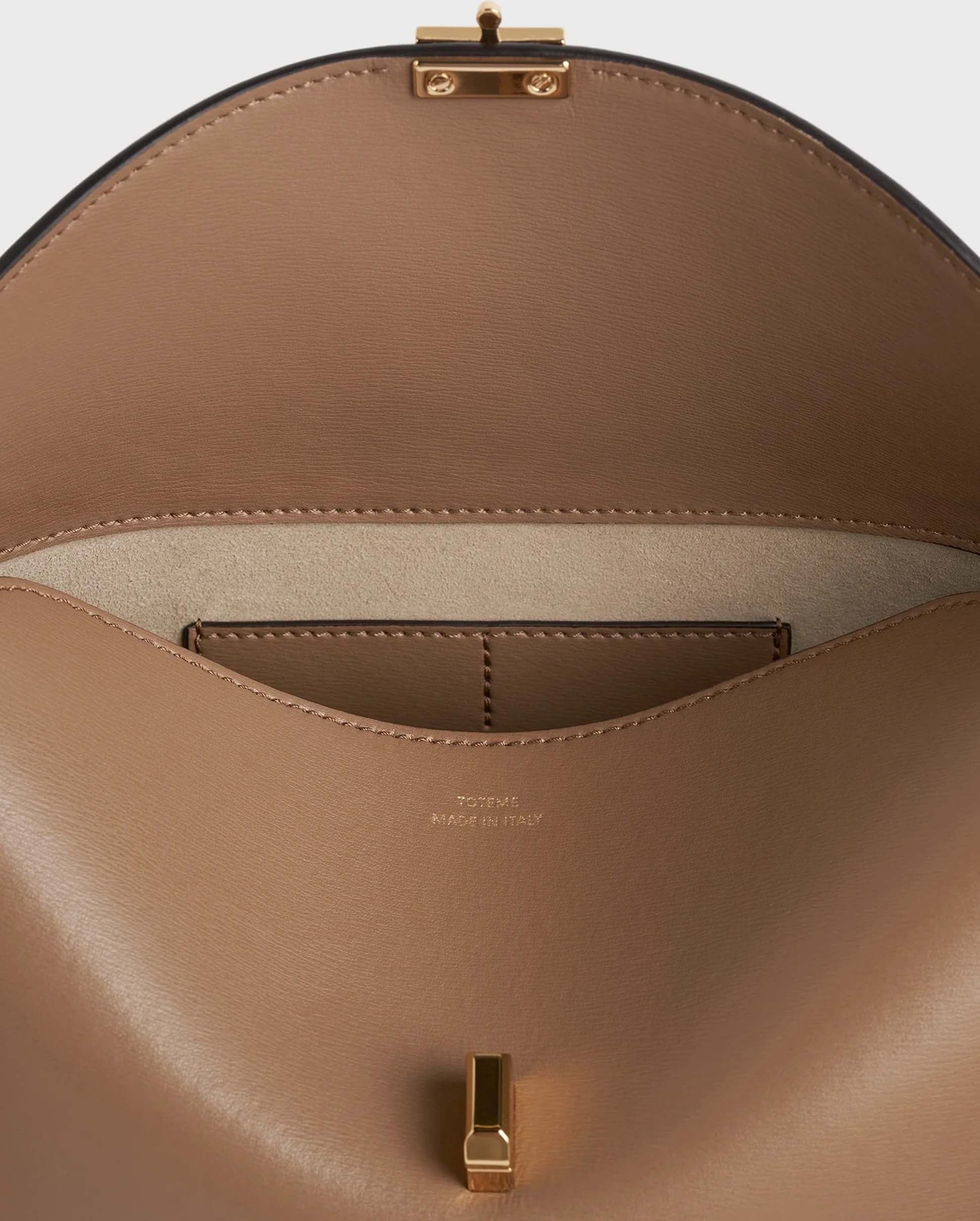 T-LOCK LEATHER CLUTCH / CAMEL - Image 7